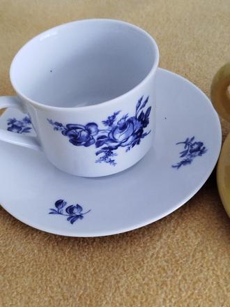 Porcelán hrnček s podšálkou, 