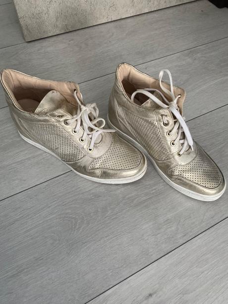 Kozenne znackove tenisky cislo 39, 39