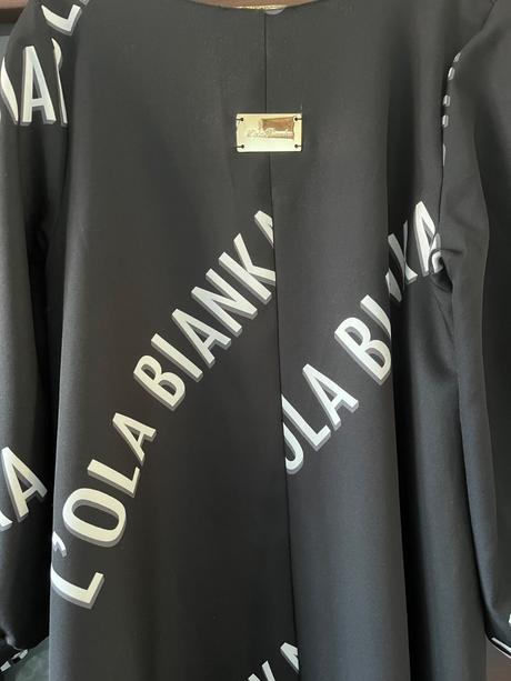 Šaty extravagantné,