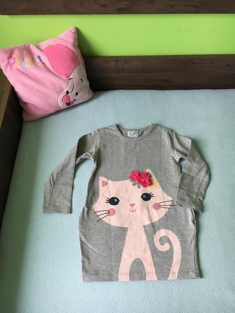 Dievčenskè šaty, 98