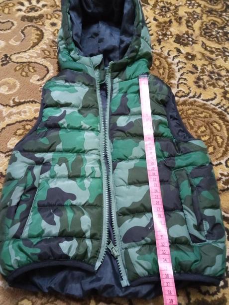 Maskáčová vesta, 110