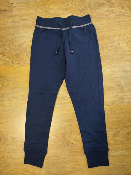 Tenké tepláky, 116