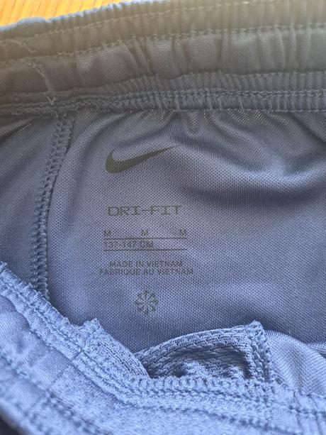 Komplet tricko+kratasy velk.137az147 a 147az158, nike,140
