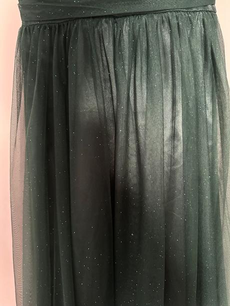 Trblietave šaty aj motýlik, 