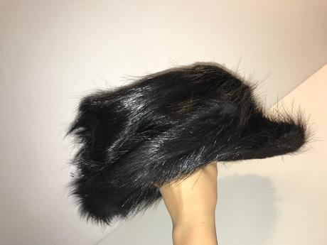 Pekný kožušinový klobúk - čierny, l