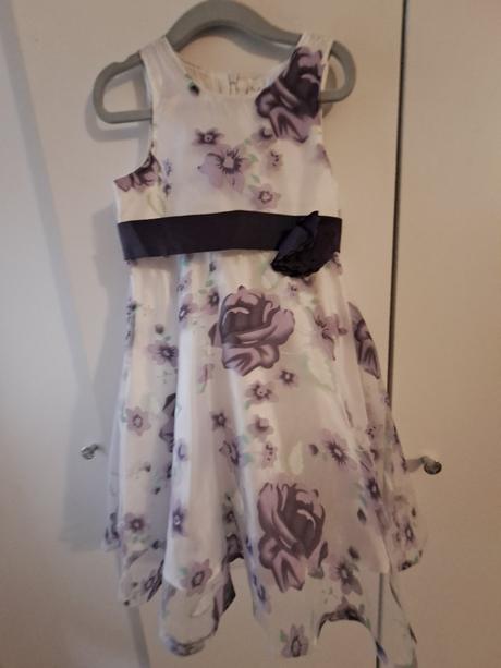 Šaty  na sviatky, 104