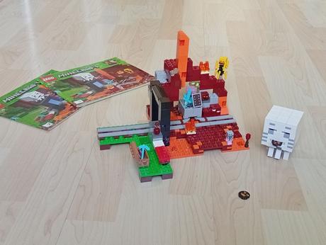 Lego minecraft 21143 podzemná brána, 