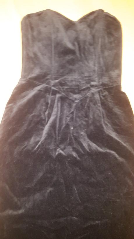 Púzdrové zamatové šaty čierne 38, 38