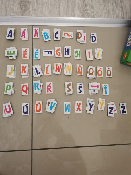 Magnetická abeceda,