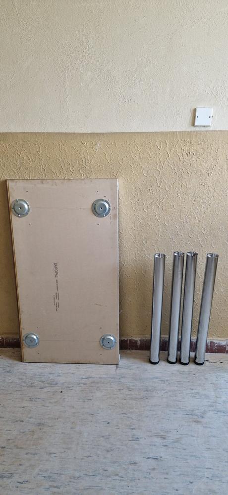 Dosky duropal farba slivka a stolové nohy,