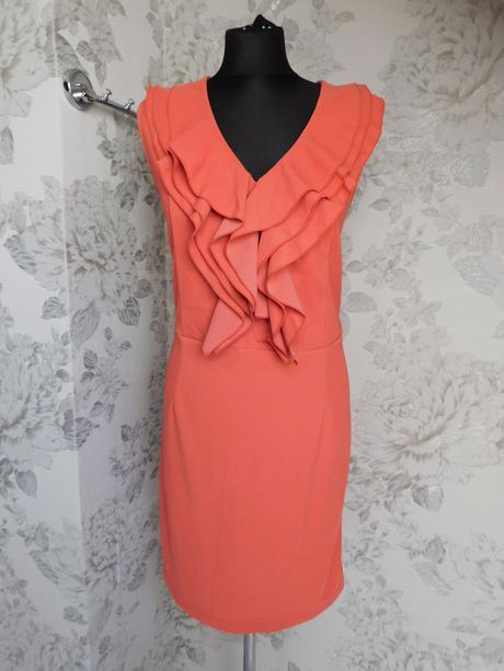 Kvalitne pekne šaty, 44