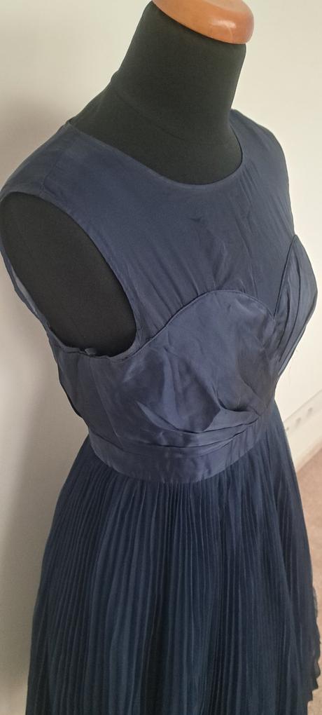 Šaty do a zn. coast, s