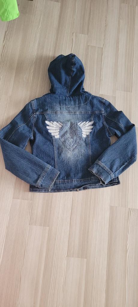 Riflova bunda na chrbte so srdieckom s kridlami, 38