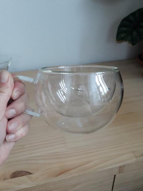 Set hrnčekov z dvojitého skla, 