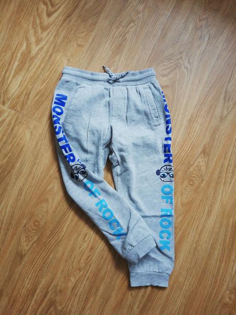 Tepláky č.104, 104