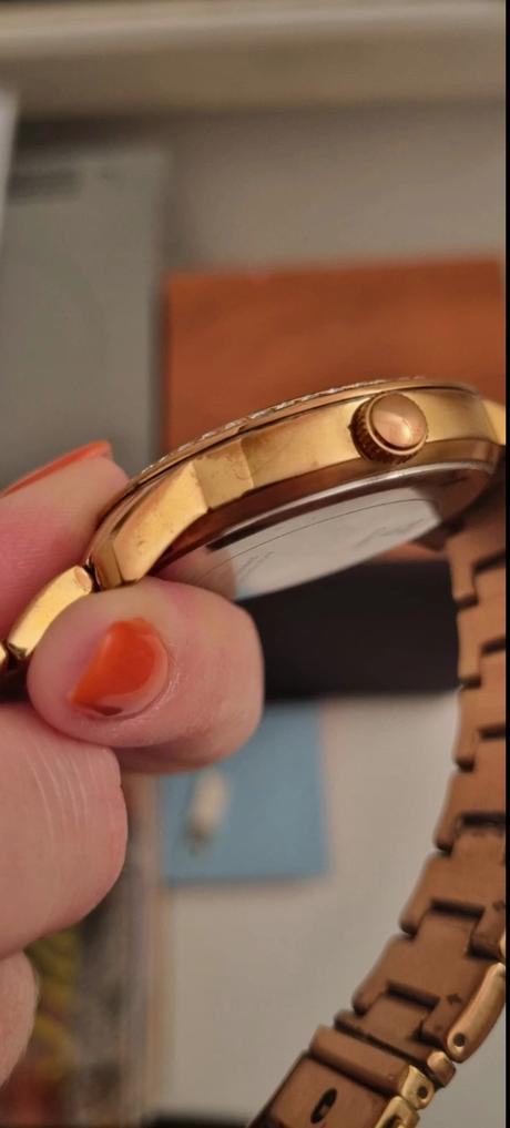 Hodinky guess, guess