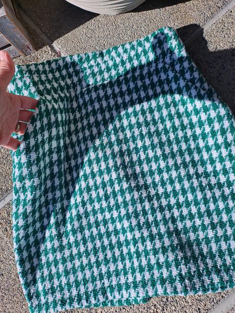 Moderná sukňa, gate,38