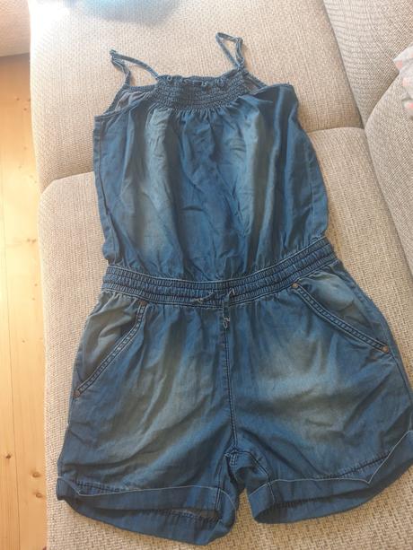 Dievčenský overal na leto, 158