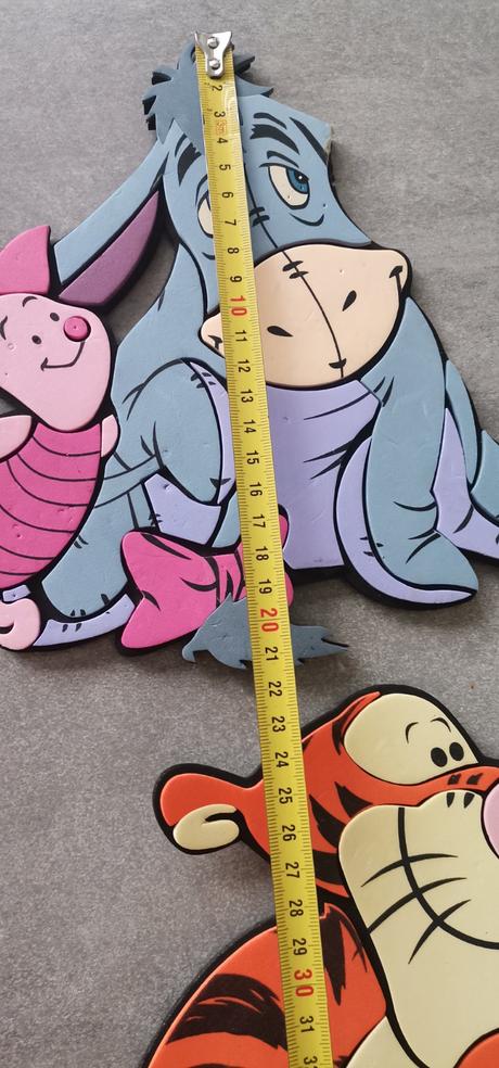 Penovy macko pu na stenu,