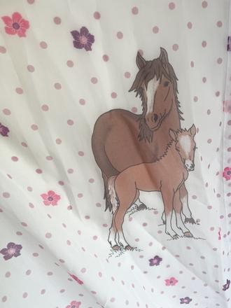 Záclona do detskej s koníkmi, 