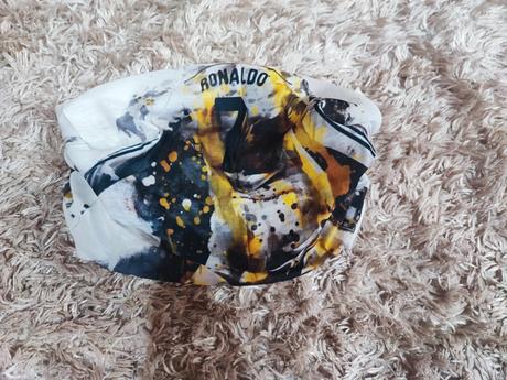 Nákrčník ronaldo, 128