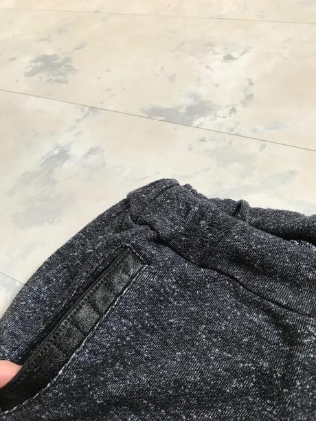 Zaujímavé teplaky, l