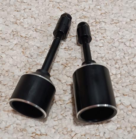 Pegy oxelo na kolobežku,