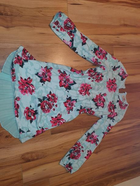 Prekrásne značkové šaty na zimu, 146