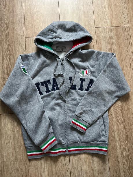 Italia mikina., 152