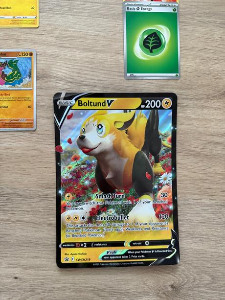 Pokémon balík 50 ks kariet + jumbo + pokébal,