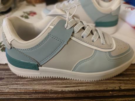 Botasky, reserved,33