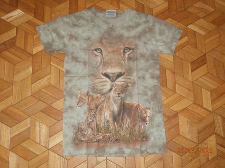 Tričko s levmi, s