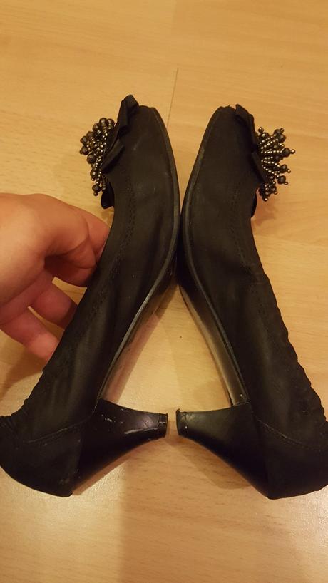 Čierne topánky, 38