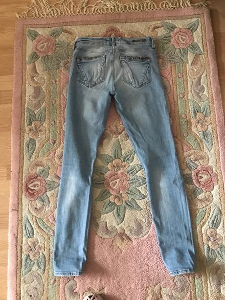 Roztrhané dzinsy, xs