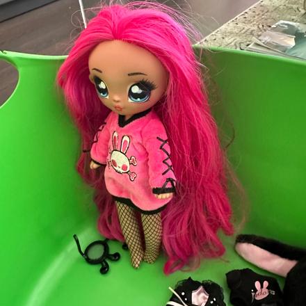 Na na na surprise veľká bábika, 