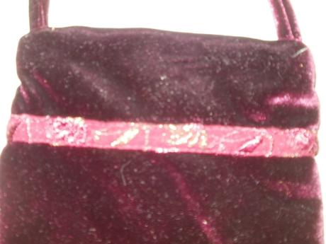 Balíček šatiek + malinká kabelka,