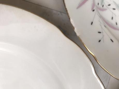 Staré porcelánové taniere, 