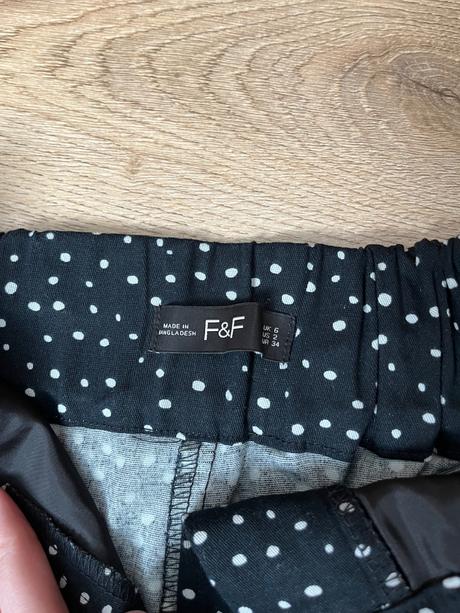 Dámske šortky, f&f,34