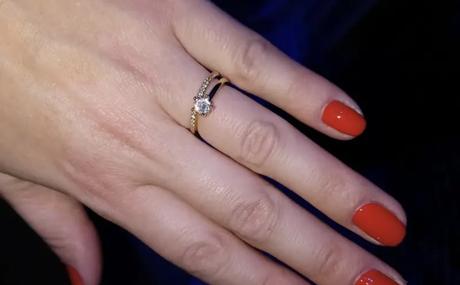 Dámsky elegantný prsteň, 