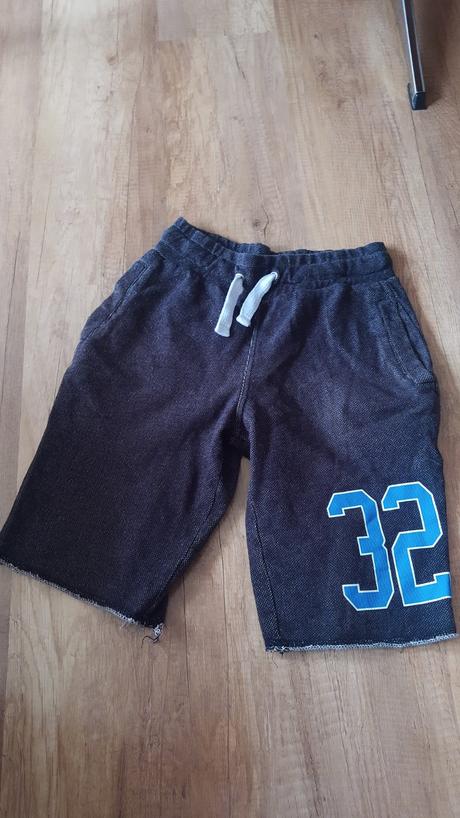 Chlapčenské kraťasy, 146