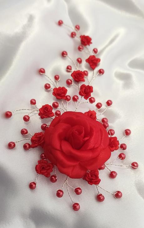 Ružička obklopená gypsomilkami, 