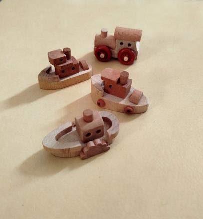 Drevené kinder figúrky 4ks,