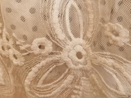 Krémová vyšívaná tylová sukňa s, s