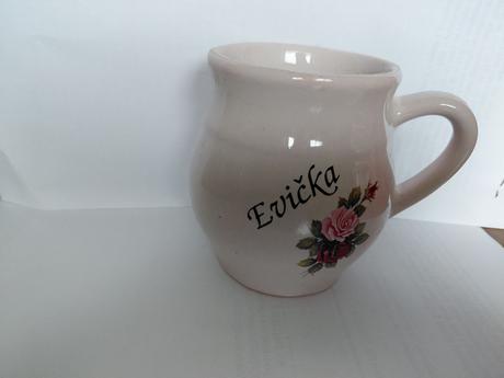 Hrnčeky s menom eva, 