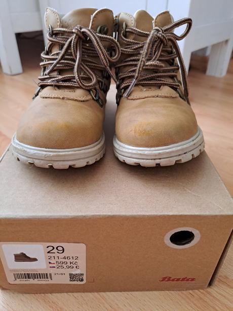 Topánky prechodné, baťa,29