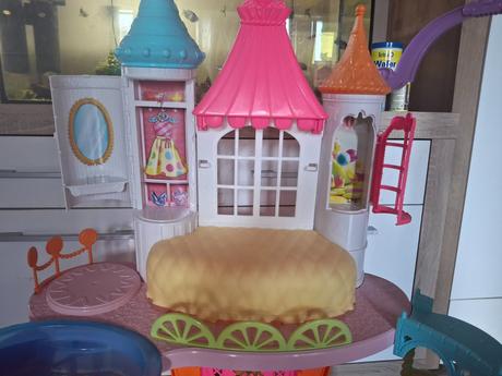 Barbie dreamtopia domček dúhový zámok, 