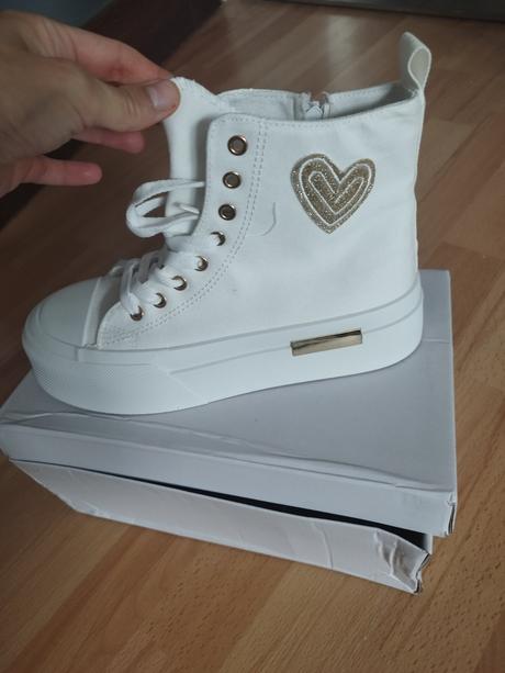 Tenisky nove vel.39, 39