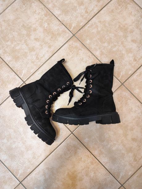 Šnurovacie čižmy, 36