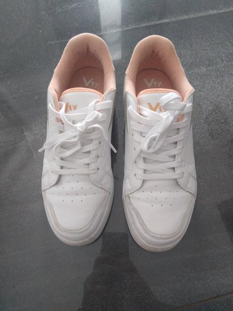 Botasky, deichmann,38