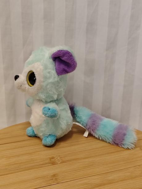 Mätový plyšový lemur, veľké oči, dlhý chvost 15 cm, 